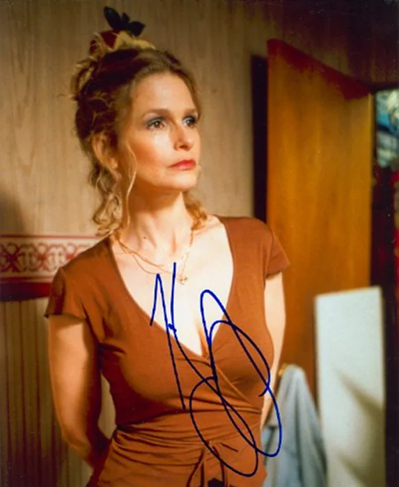 Kyra Sedgwick autograph
