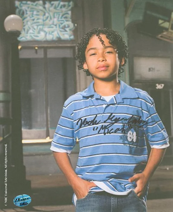 Noah Gray-Cabey autograph
