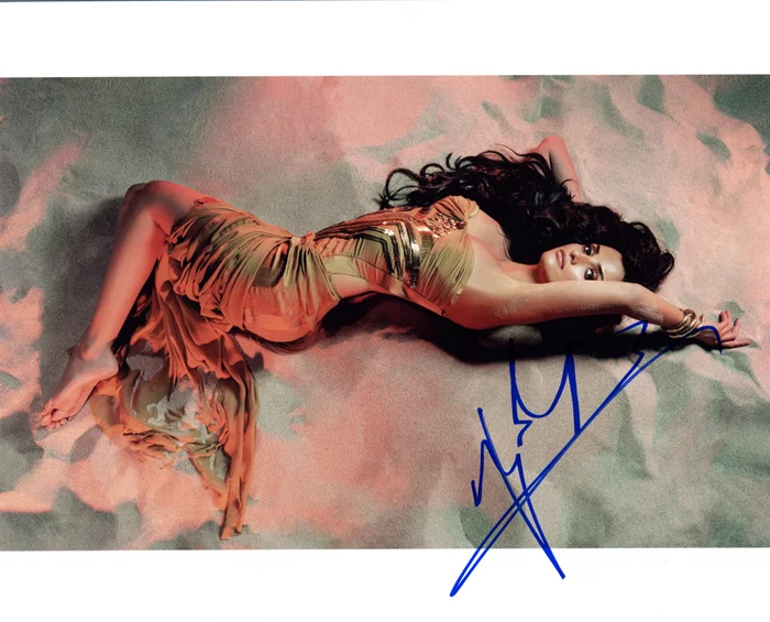 Penelope Cruz autograph