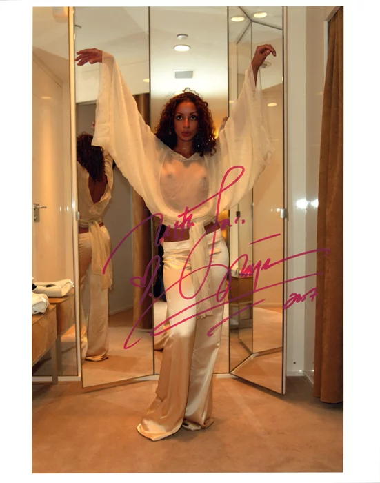 Mya autograph