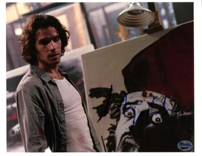 Santiago Cabrera autograph