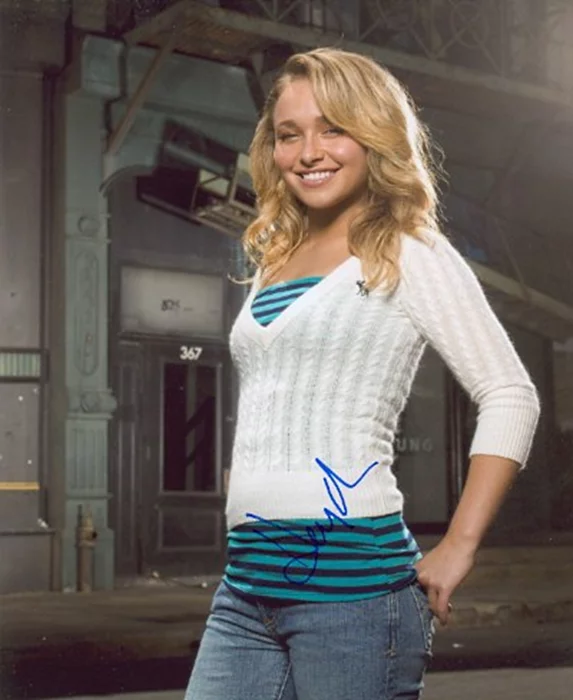 Hayden Panettiere autograph