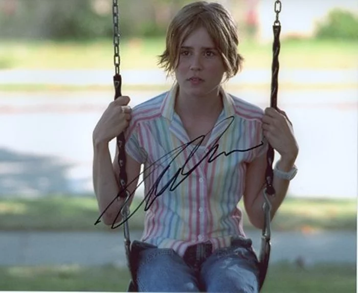 Alison Lohman autograph