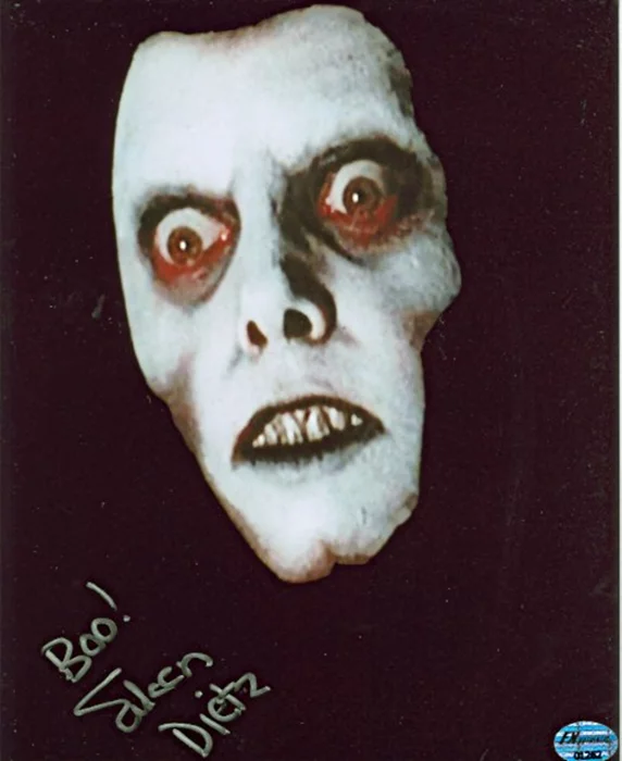 Eileen Dietz autograph