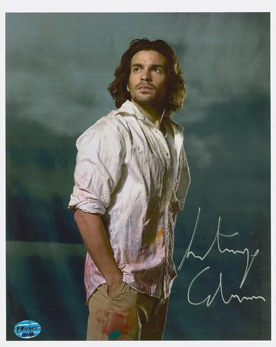 Santiago Cabrera autograph