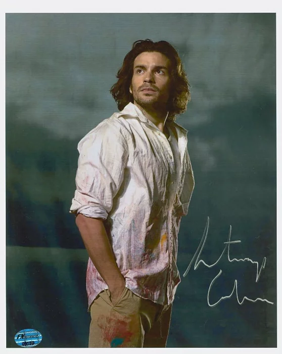 Santiago Cabrera autograph