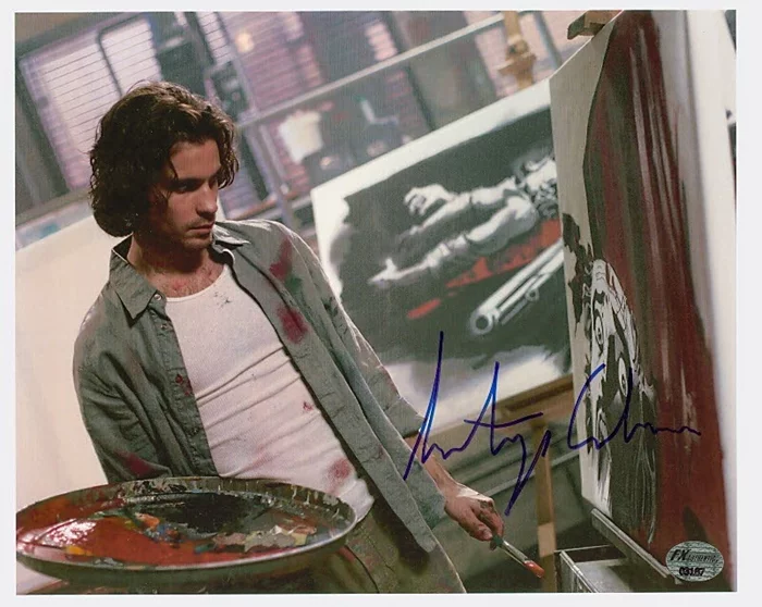 Santiago Cabrera autograph