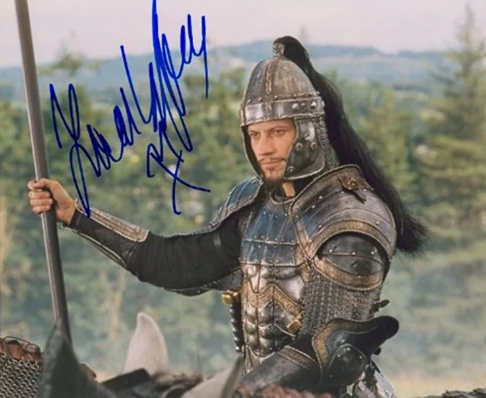 Ioan Gruffudd autograph