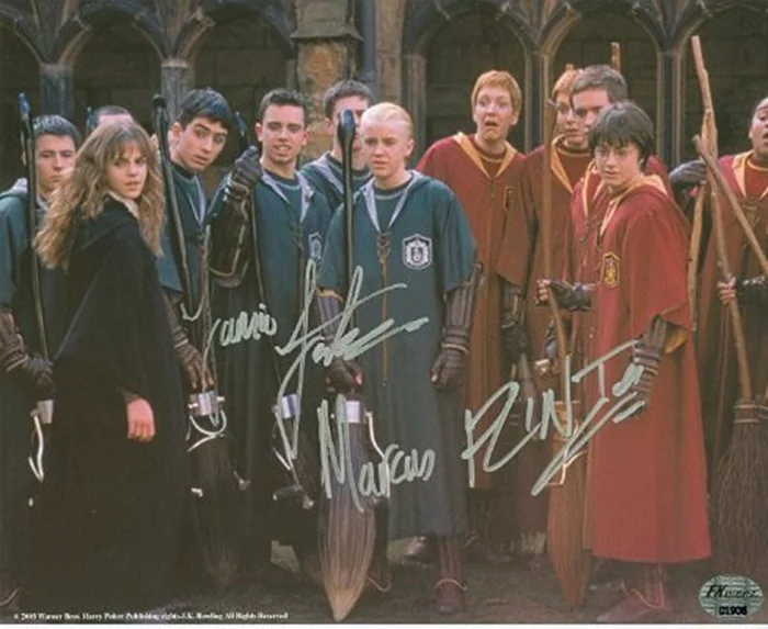 Jamie Yeates autograph