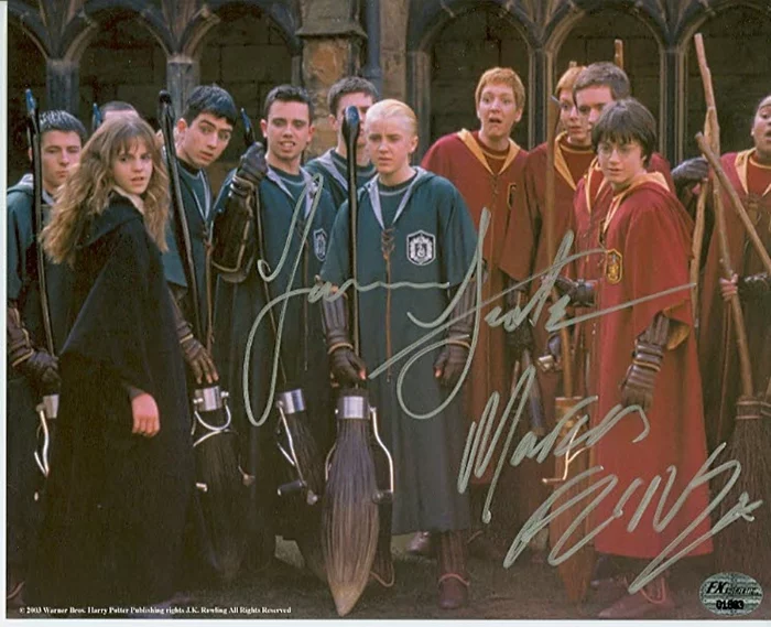 Jamie Yeates autograph