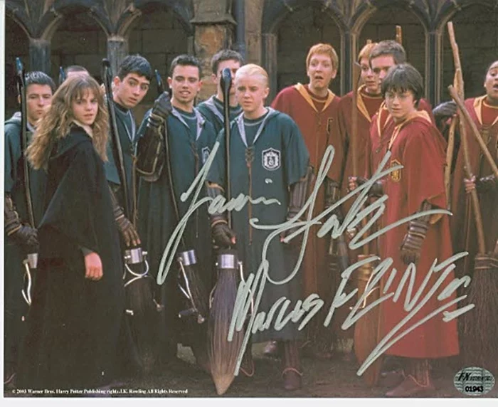 Jamie Yeates autograph