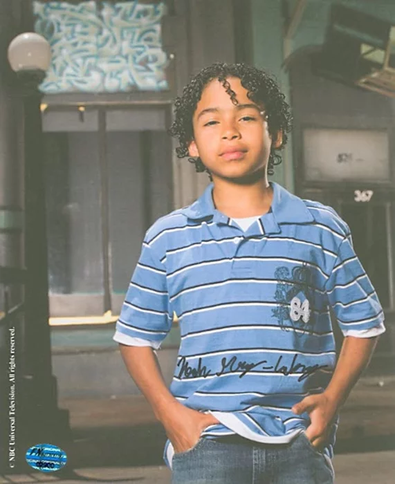 Noah Gray-Cabey autograph
