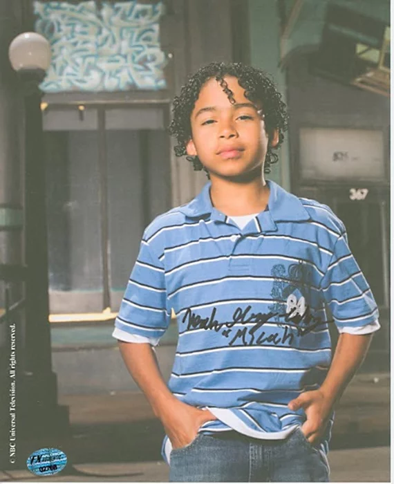 Noah Gray-Cabey autograph