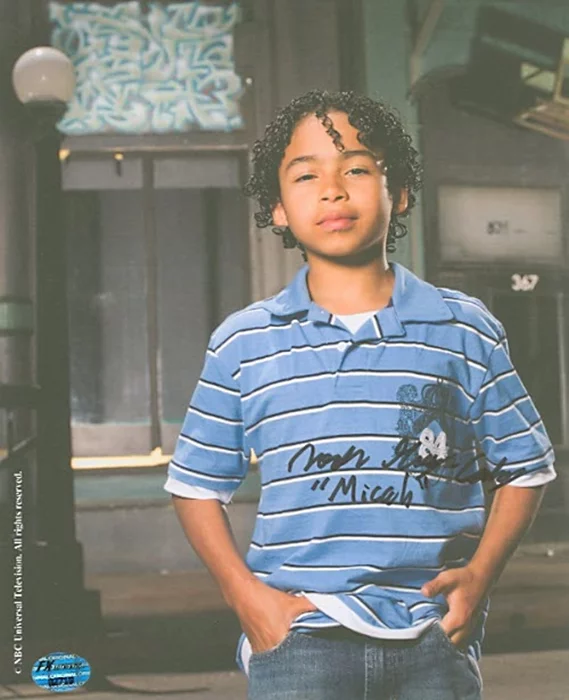Noah Gray-Cabey autograph