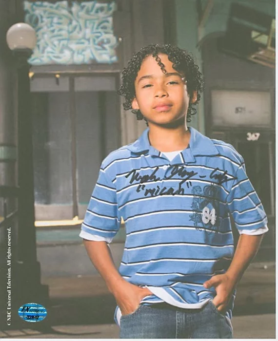 Noah Gray-Cabey autograph