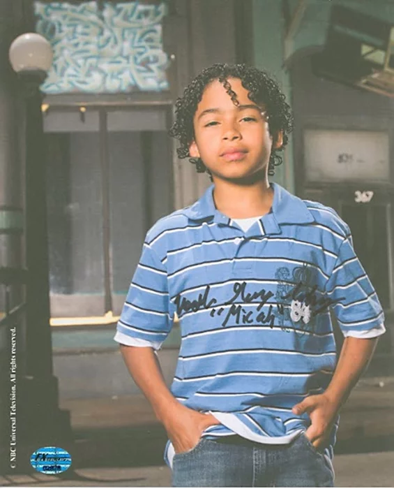 Noah Gray-Cabey autograph