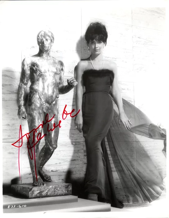 Suzanne Pleshette autograph