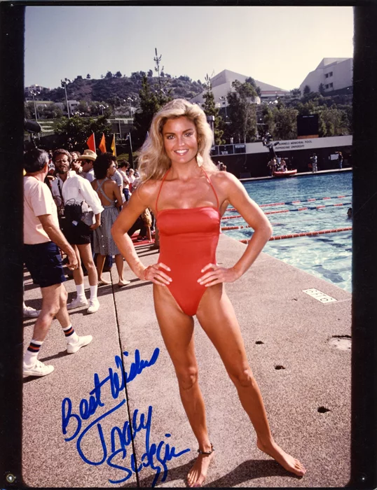 Tracy Scoggins autograph