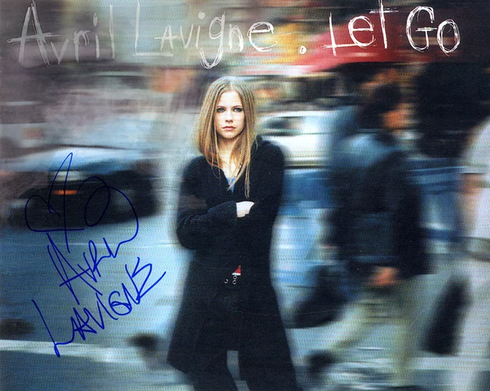 Avril Lavigne autograph