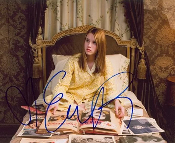 Emma Roberts autograph
