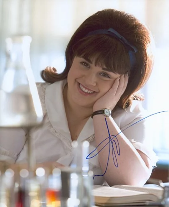 Nikki Blonsky autograph