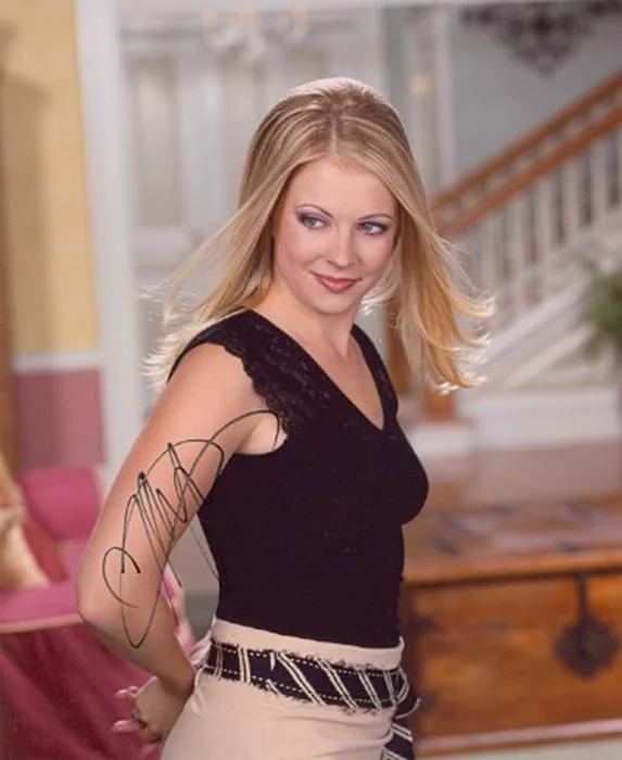 Melissa Joan Hart autograph