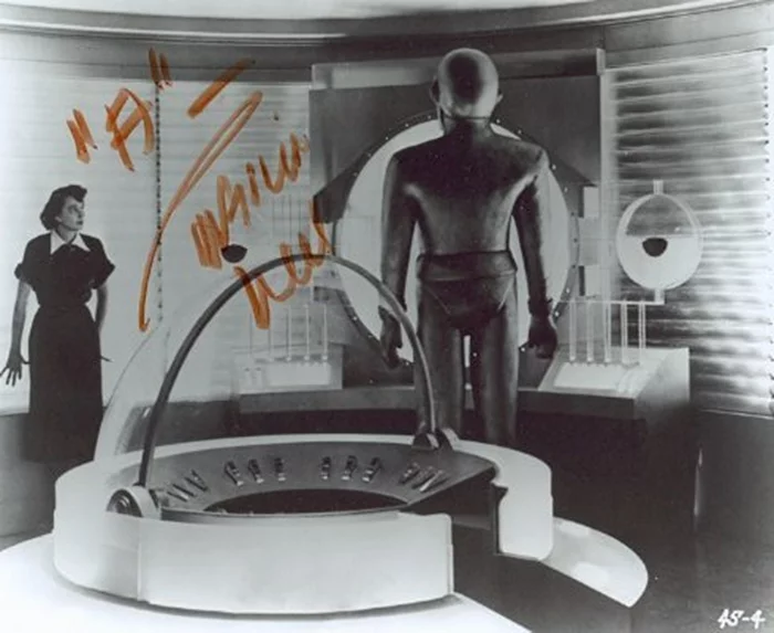 Patricia Neal autograph