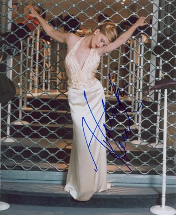 Natasha Henstridge autograph