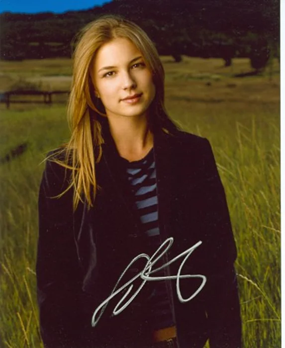 Emily Van Camp autograph