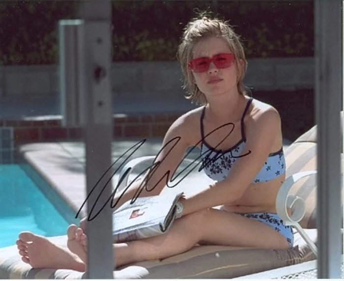 Alison Lohman autograph