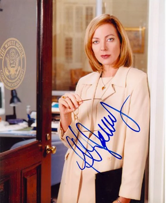Allison Janney autograph