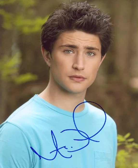 Matt Dallas autograph