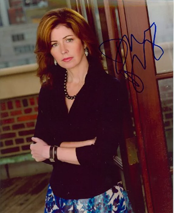Dana Delany autograph