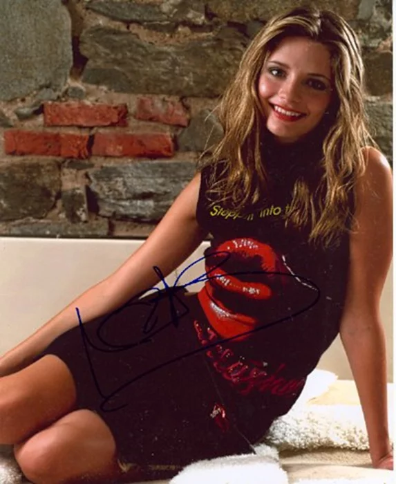 Mischa Barton autograph