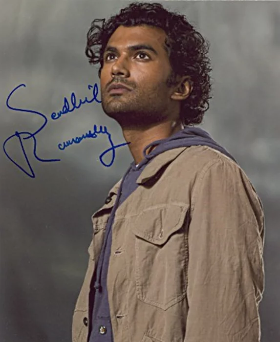 Sendhil Ramamurthy autograph