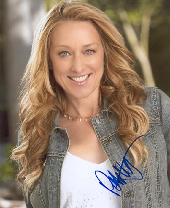 Patricia Wettig autograph