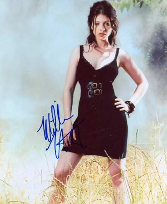 Michelle Trachtenberg autograph