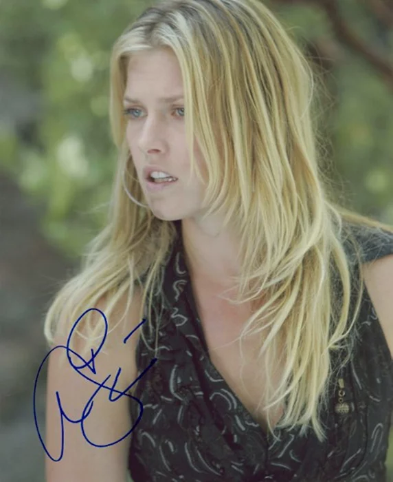 Ali Larter autograph