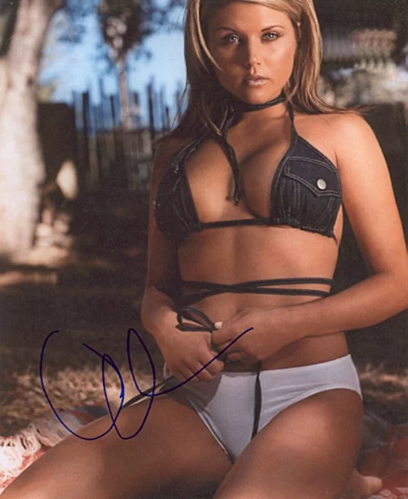 Tiffani Thiessen autograph