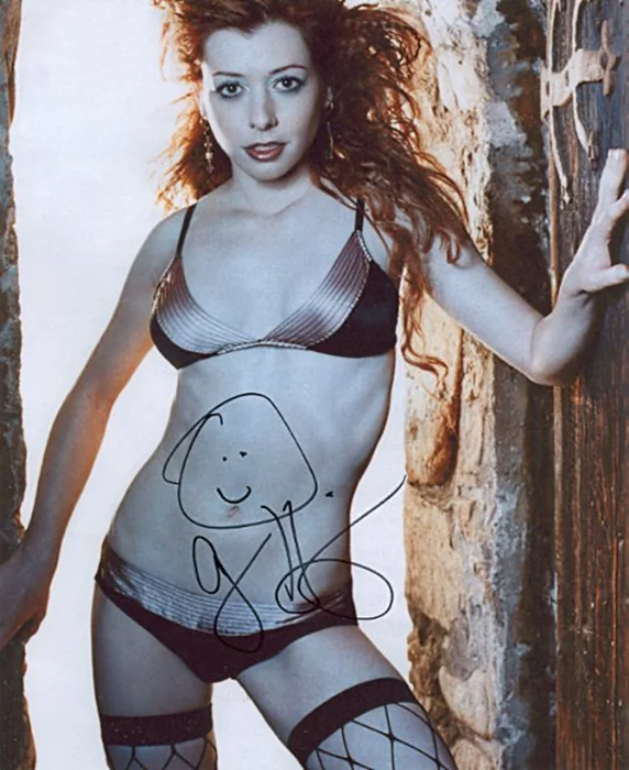 Alyson Hannigan autograph