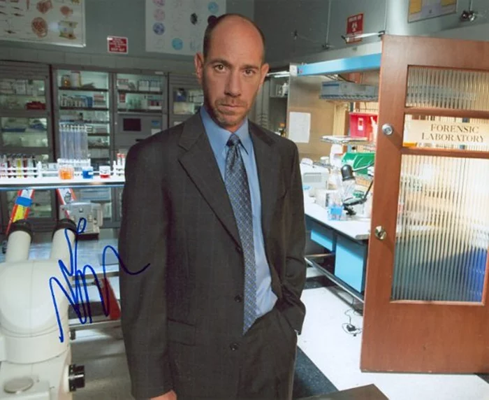 Miguel Ferrer autograph