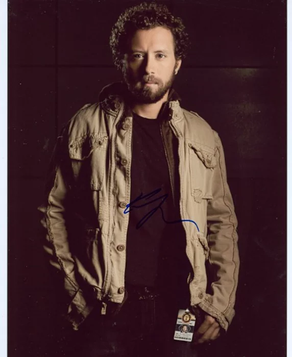 T.J. Thyne autograph