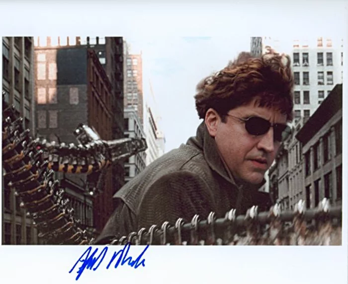 Alfred Molina autograph
