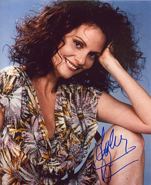 Lesley Ann Warren autograph