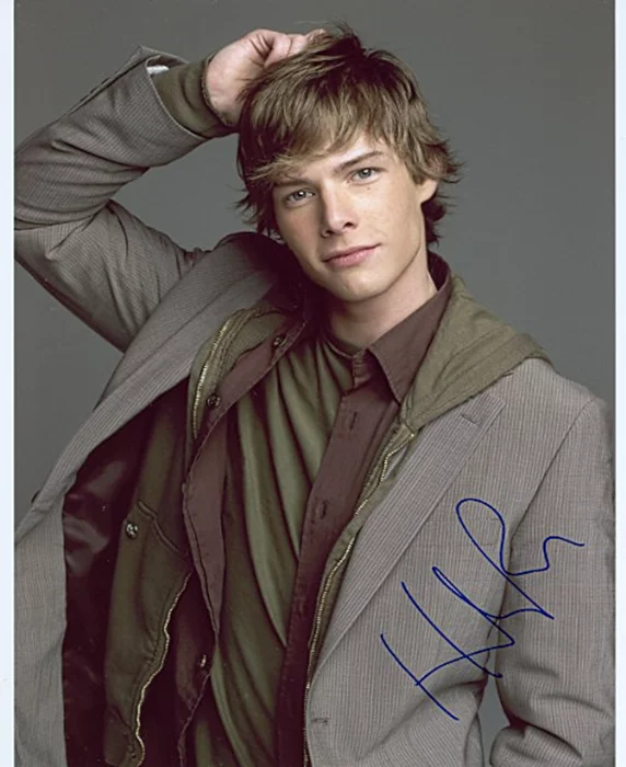 Hunter Parrish autograph