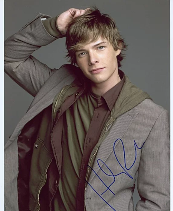 Hunter Parrish autograph