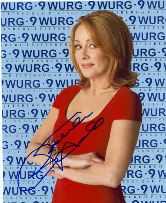 Patricia Heaton autograph