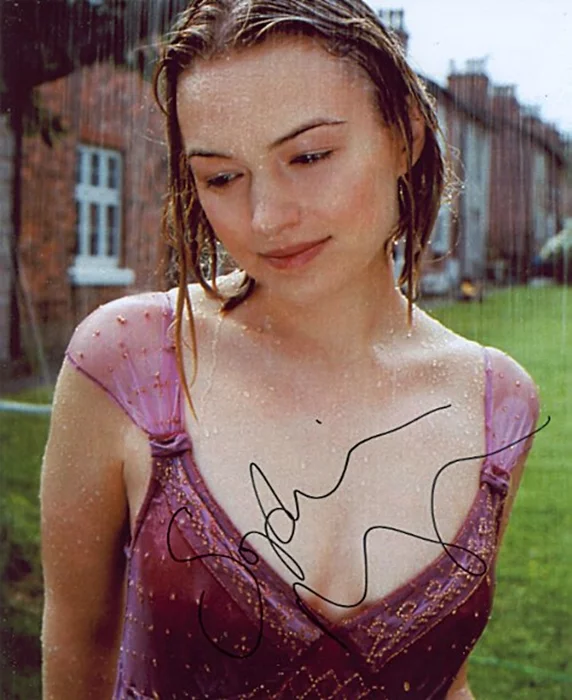 Sophia Myles autograph