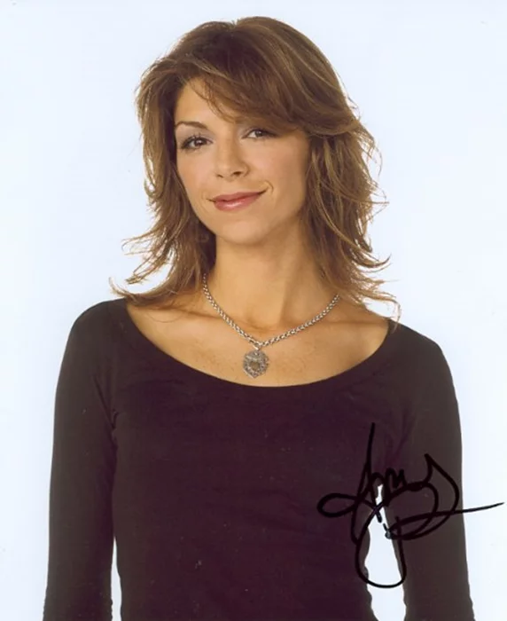 Amy Pietz autograph