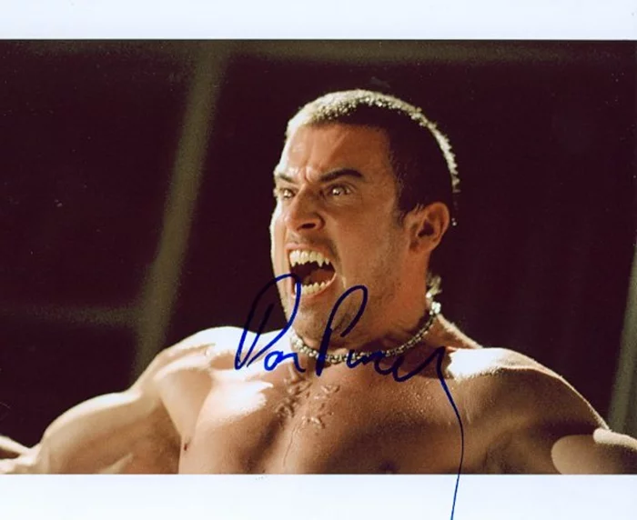 Dominic Purcell autograph